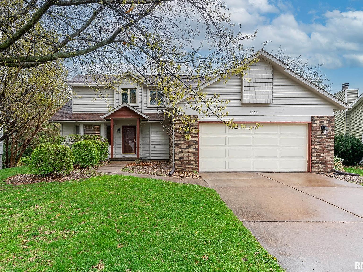 4365 Aspen Hills Cir, Bettendorf, IA 52722 Zillow