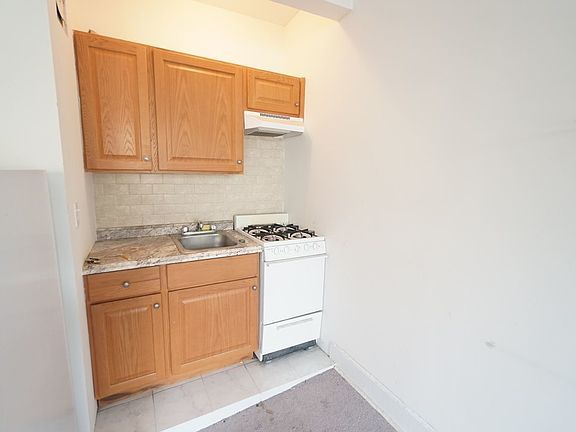 5th image of 217 Dean St #3B