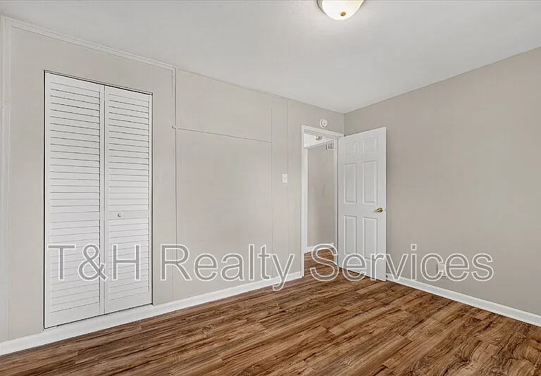 4924 Farrington Ave — Photo 19
