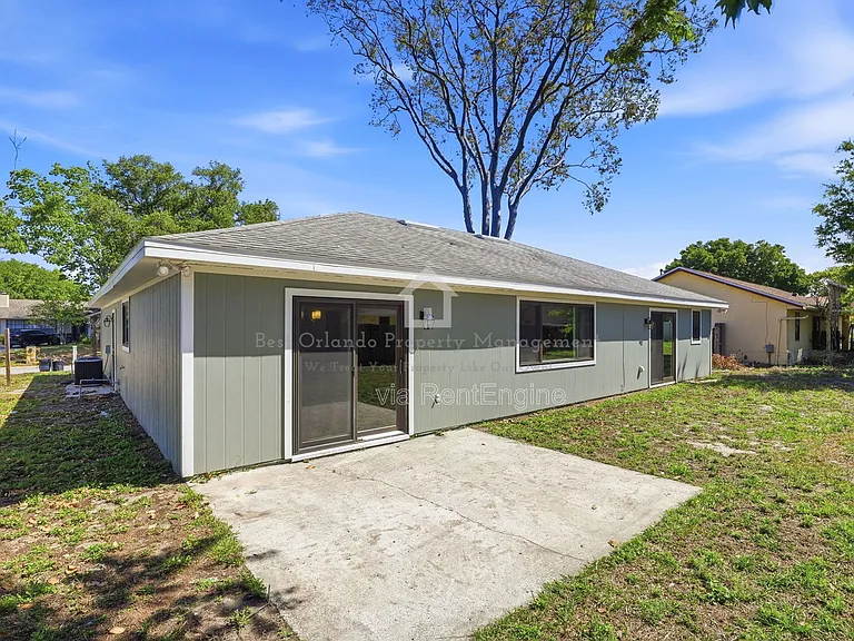 7326 Wethersfield Dr — Photo 18