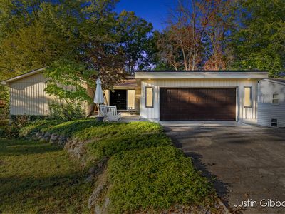 2170 Highlander Dr SE, Kentwood, MI, 49508