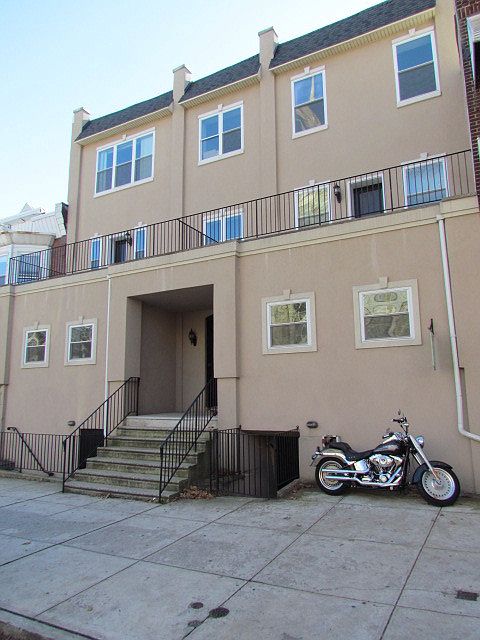 1st image of 5108-10 Spruce St #5108-2F