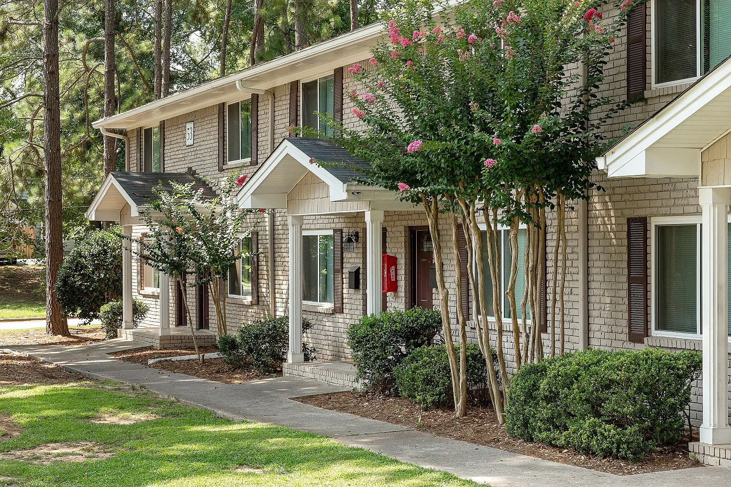 Ashford Village Gardens — Photo 1