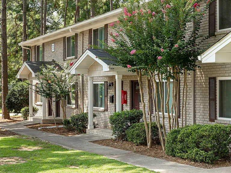 Ashford Village Gardens — Photo 1