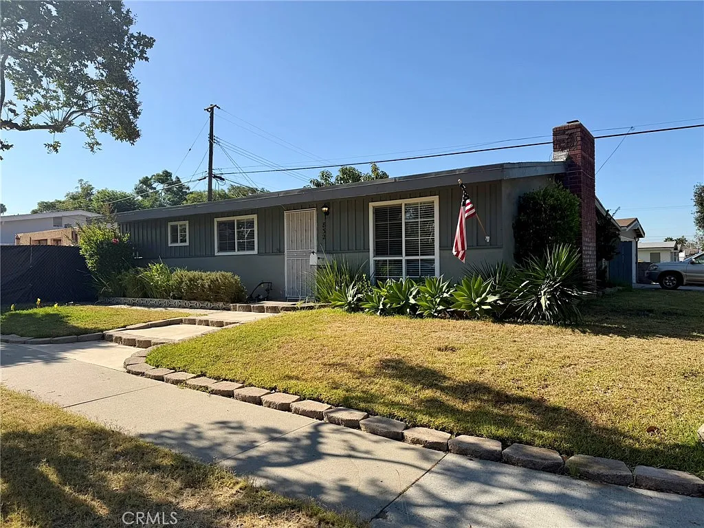 3 bed, 1230 sqft, $2,950 — Photo 2