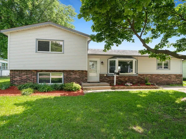 722 W 12th St, Belvidere, IL 61008