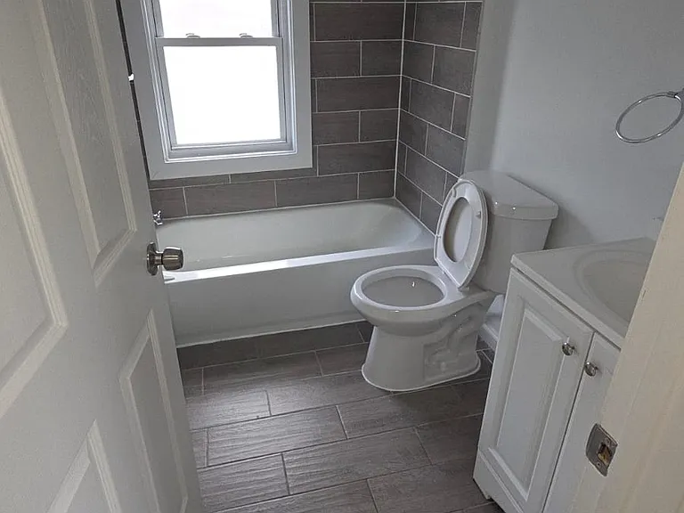 211 Marshall St #2 — Photo 3