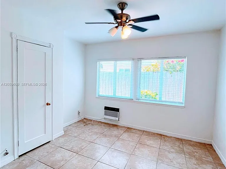 420 NE 14th Ave #3 — Photo 4