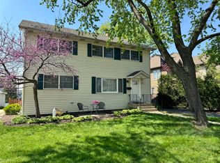 798 S Linden Ave, Elmhurst, IL 60126