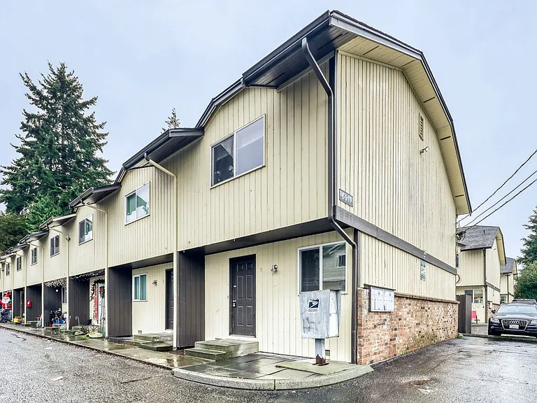 6911 Rainier Dr #3 — Photo 11