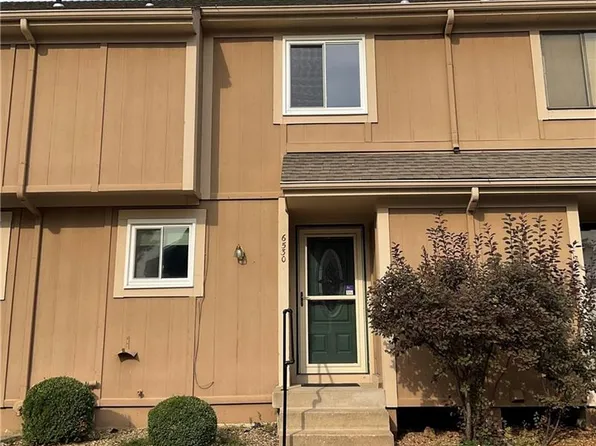 6530 Charles St, Shawnee, KS 66216