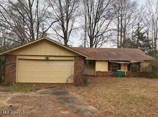 325 W Oak Leaf Ct, Ridgeland, MS 39157