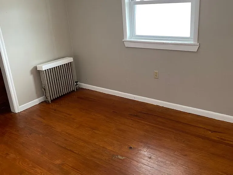 928 Clearview St — Photo 4