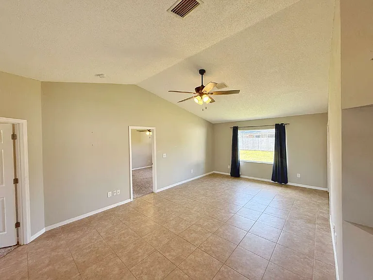 39 Fischer Ln — Photo 3