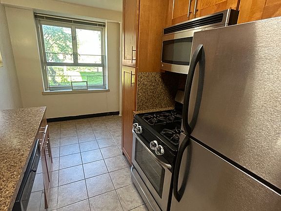 5th image of 61-09 163rd St #4X