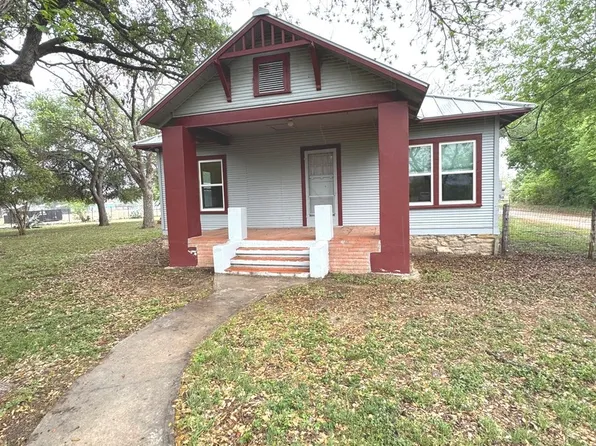 265 County Road 5227, Hondo, TX 78861