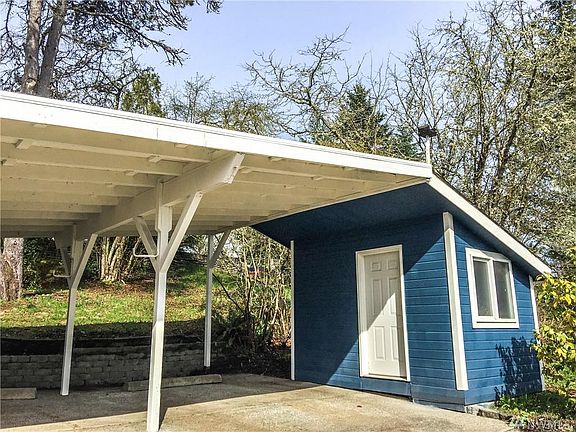 2nd image of 108 Lilac Ln