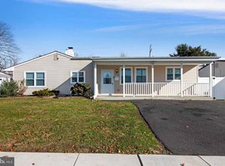 120 Gable Hill Rd, Levittown, PA 19057