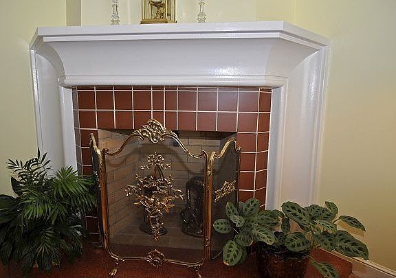 3rd image of 131 Dartmouth St