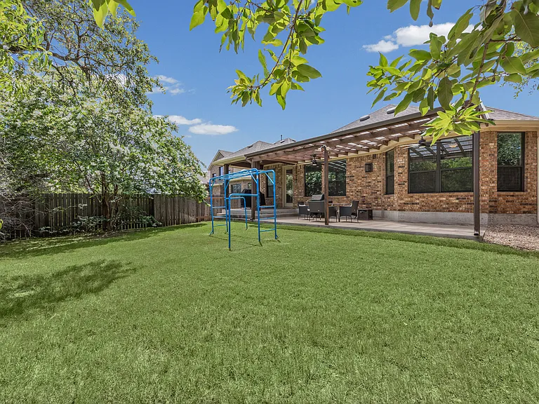 5524 Allamanda Dr — Photo 22