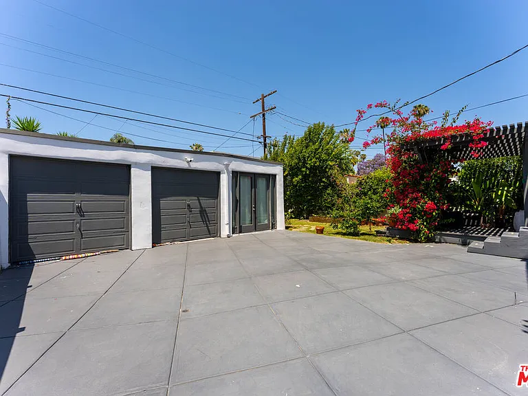 537 N Poinsettia Pl — Photo 22