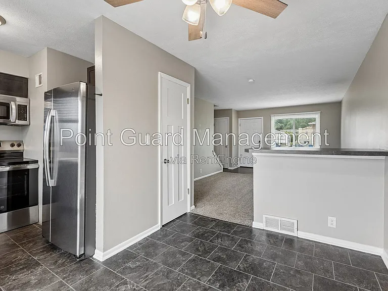 504-604 Cordes Dr — Photo 23
