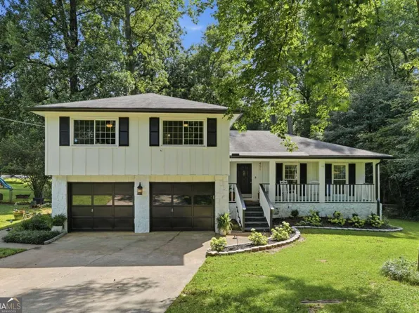 451 Little John Dr NW, Lilburn, GA 30047