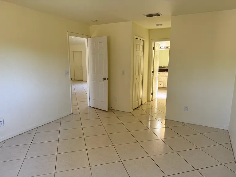934 Garnet Ave — Photo 5