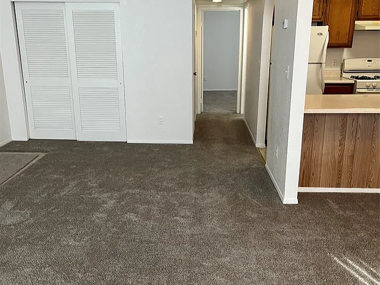 105 Pine Hollow Way #105 — Photo 5