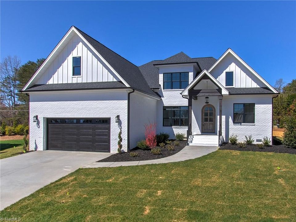 1st image of 8 Benjamin Ct