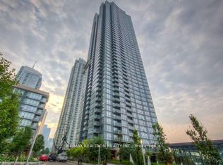 11 Brunel Ct #916, Toronto, ON M5V 3Y3