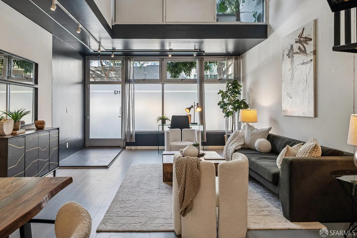 1 bed, 1.5 bath, 885 sqft, $5,000 — Photo 3