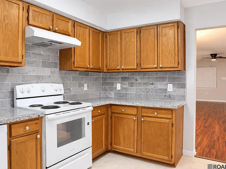 224 Ocean Dr #107 — Photo 3