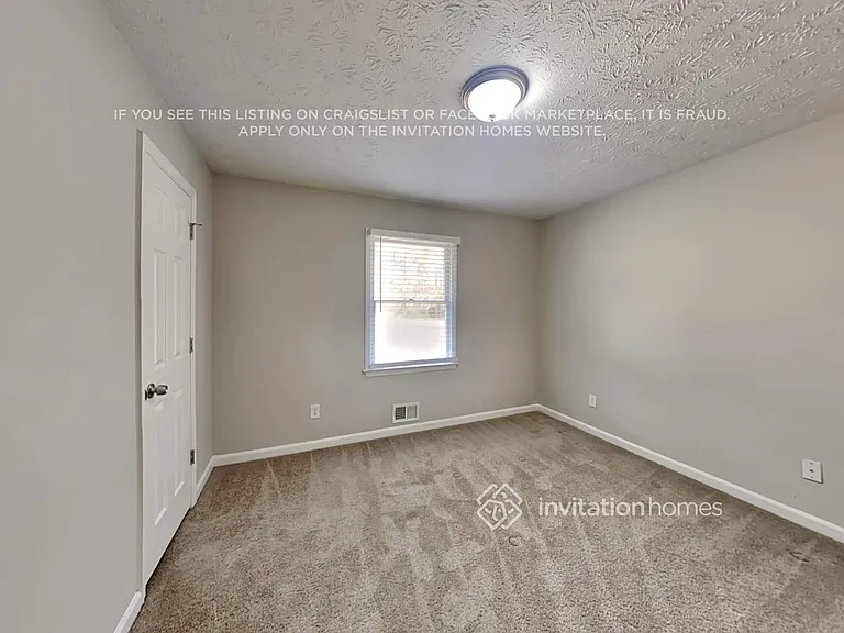 300 E Country Woods Dr — Photo 11