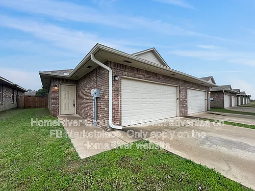 200 Ashley Dr Photo 1