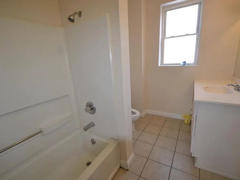 2542 Reading Rd #2 — Photo 8