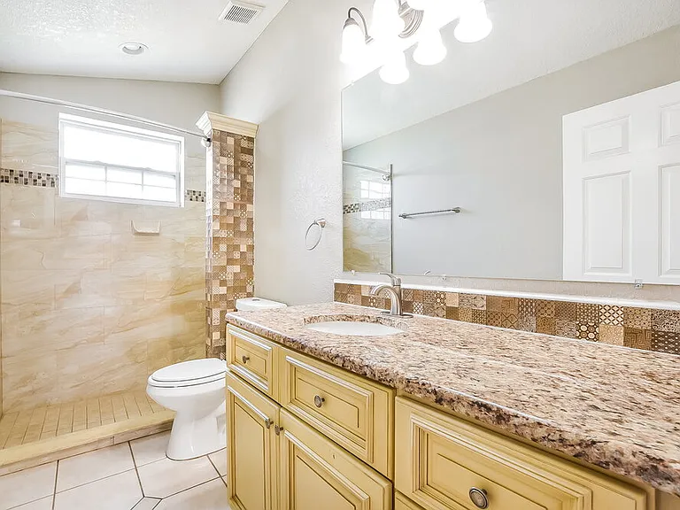 2708 Ashley Ct — Photo 15