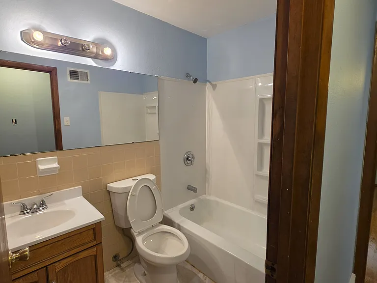 10531 Hobday Ave — Photo 8