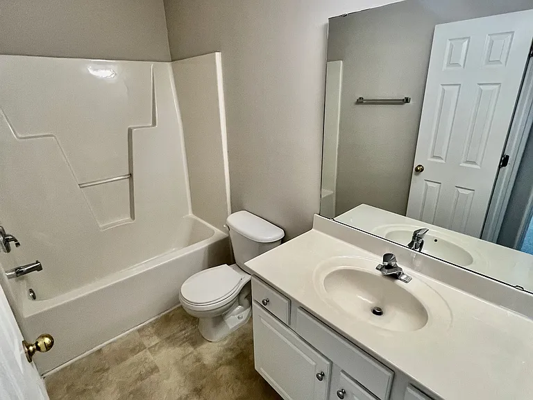 406 Auburn Square Dr — Photo 10