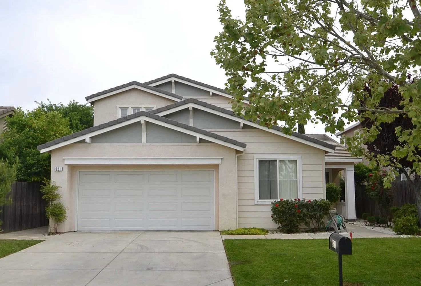 621 Devito St photo 1