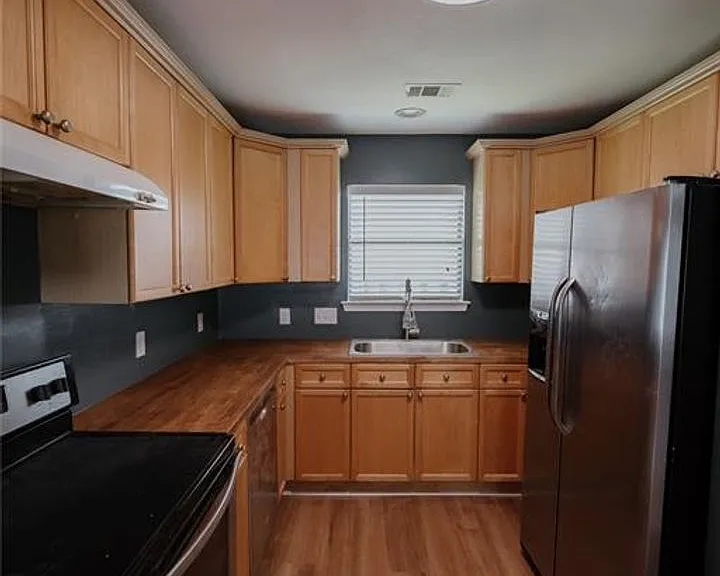 464 Park Lake Dr — Photo 8