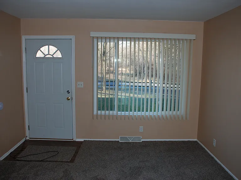 5062 Oakpoint Rd — Photo 2