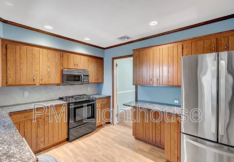 37 Margaret Blvd — Photo 12