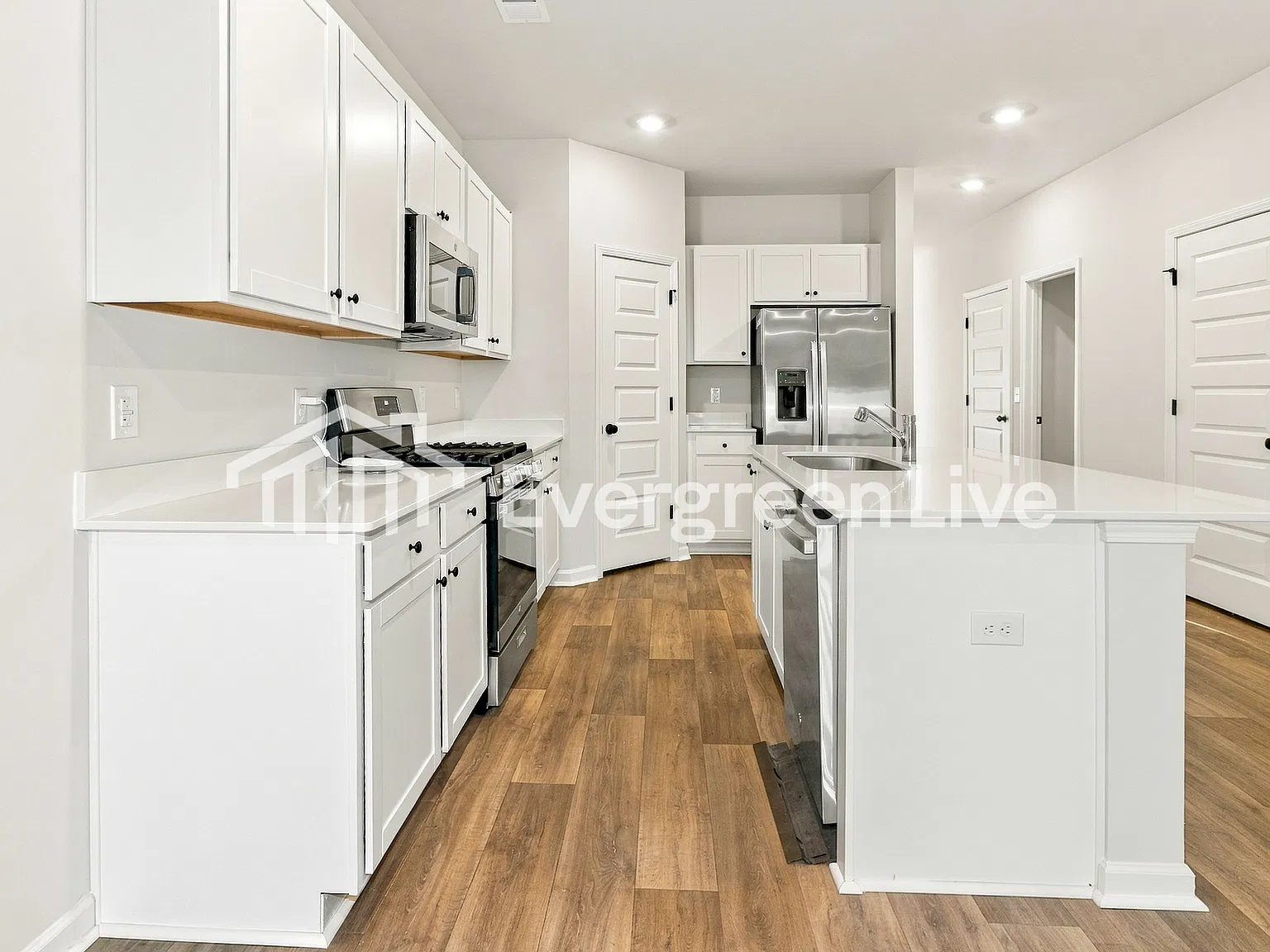 3 bed, 3.0 bath, 1437 sqft, $2,235 — Photo 3