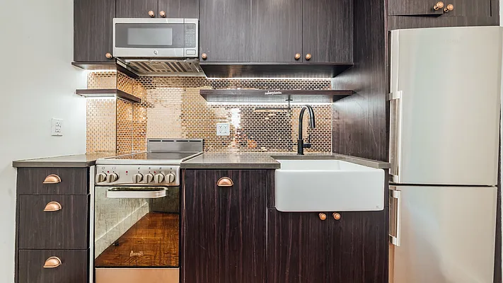 Rented by Nooklyn NYC LLC | media 31