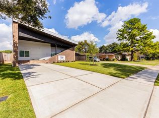 6822 Rowan Ln, Houston, TX 77074