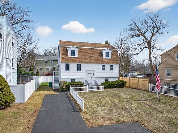 2nd image of 14 Cedarwood Rd
