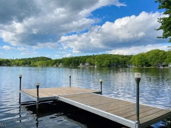 1 Beaver Ter, Wharton, NJ 07885