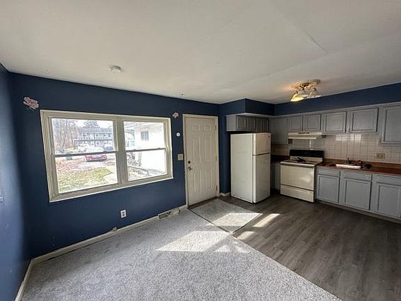 5th image of 828 E Como Ave #828
