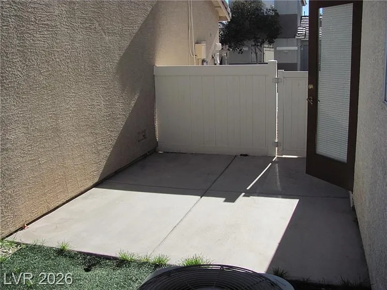 5270 Paradise Skies Ave — Photo 6